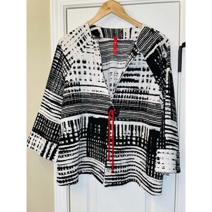 IC by Connie K black red white geometric textured 3/4 sleeve jacket Art